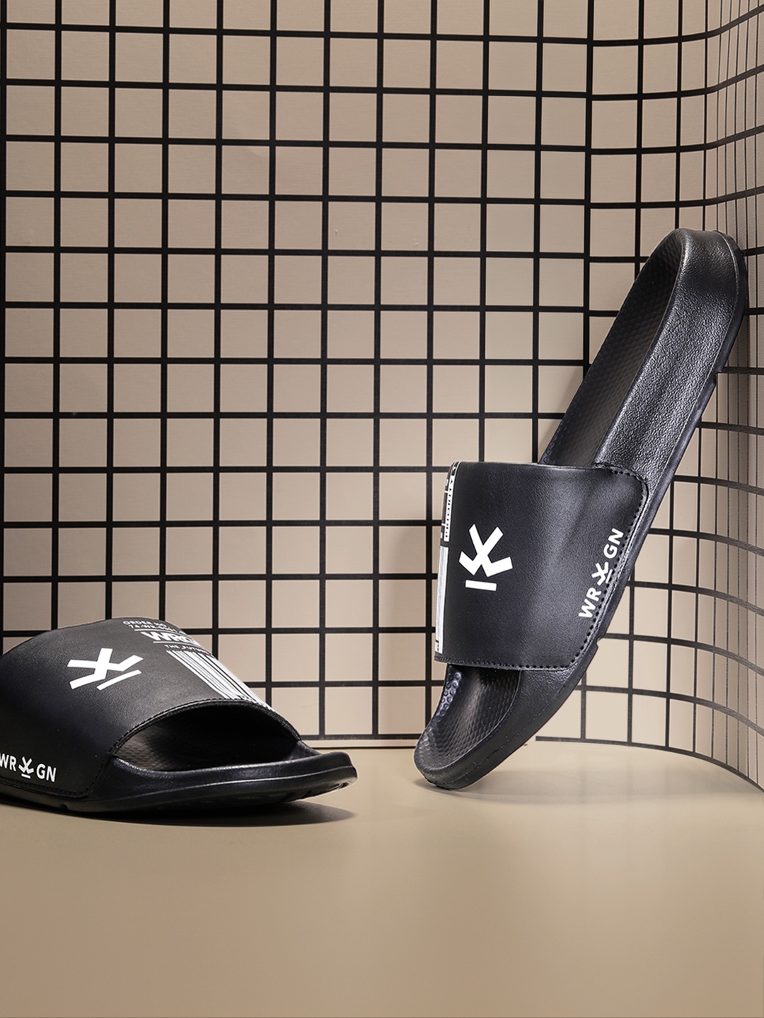 

WROGN Men Brand Logo Printed Sliders, Black