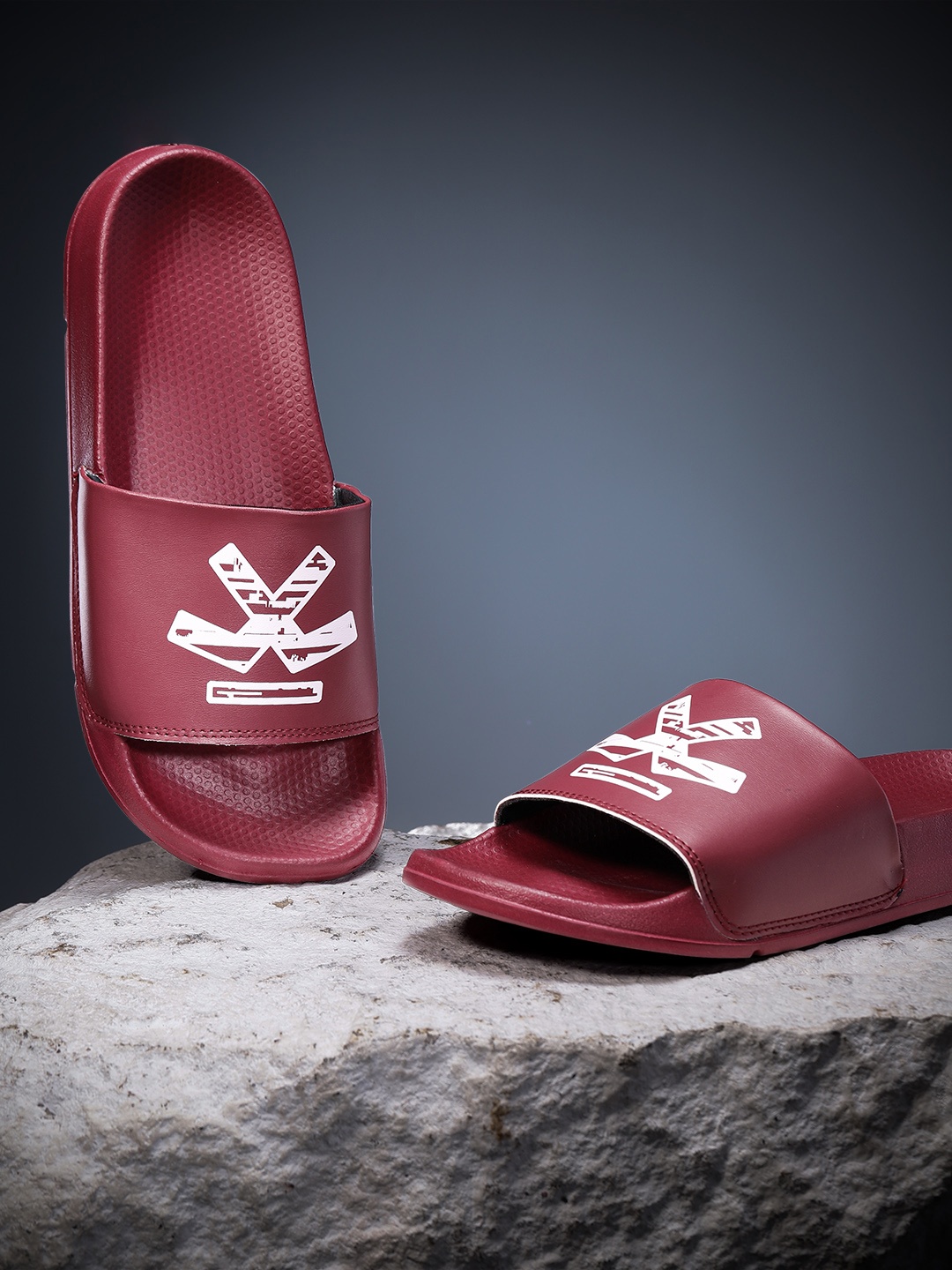 

WROGN Men Brand Logo Printed Sliders, Maroon