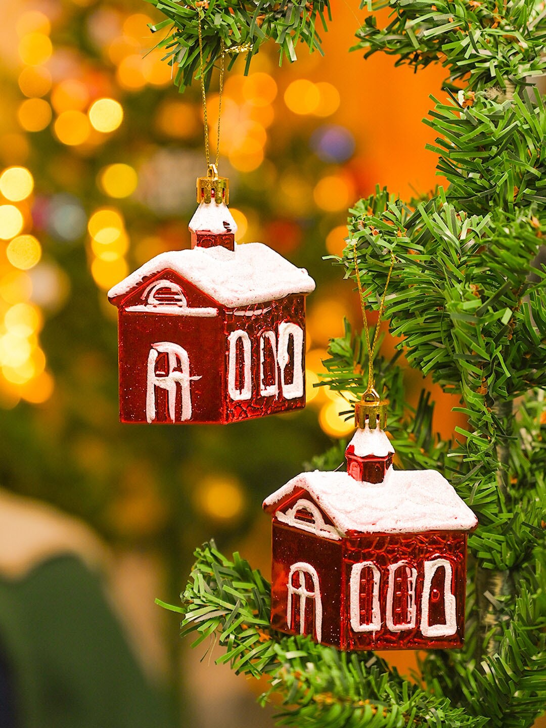 

MARKET99 Red & White 4 Pieces Hut Tree Ornaments Christmas Decor