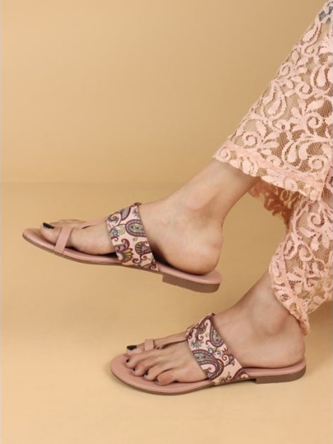 

XE Looks Printed One Toe Flats, Peach