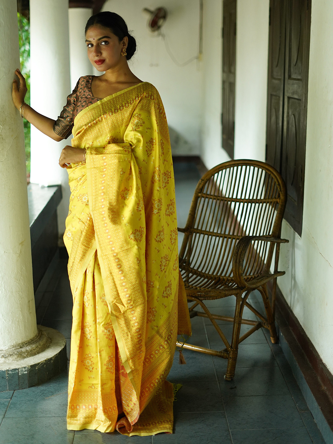 

ALMAARI FASHION Ethnic Motifs Pure Silk Designer Kanjeevaram Saree, Green