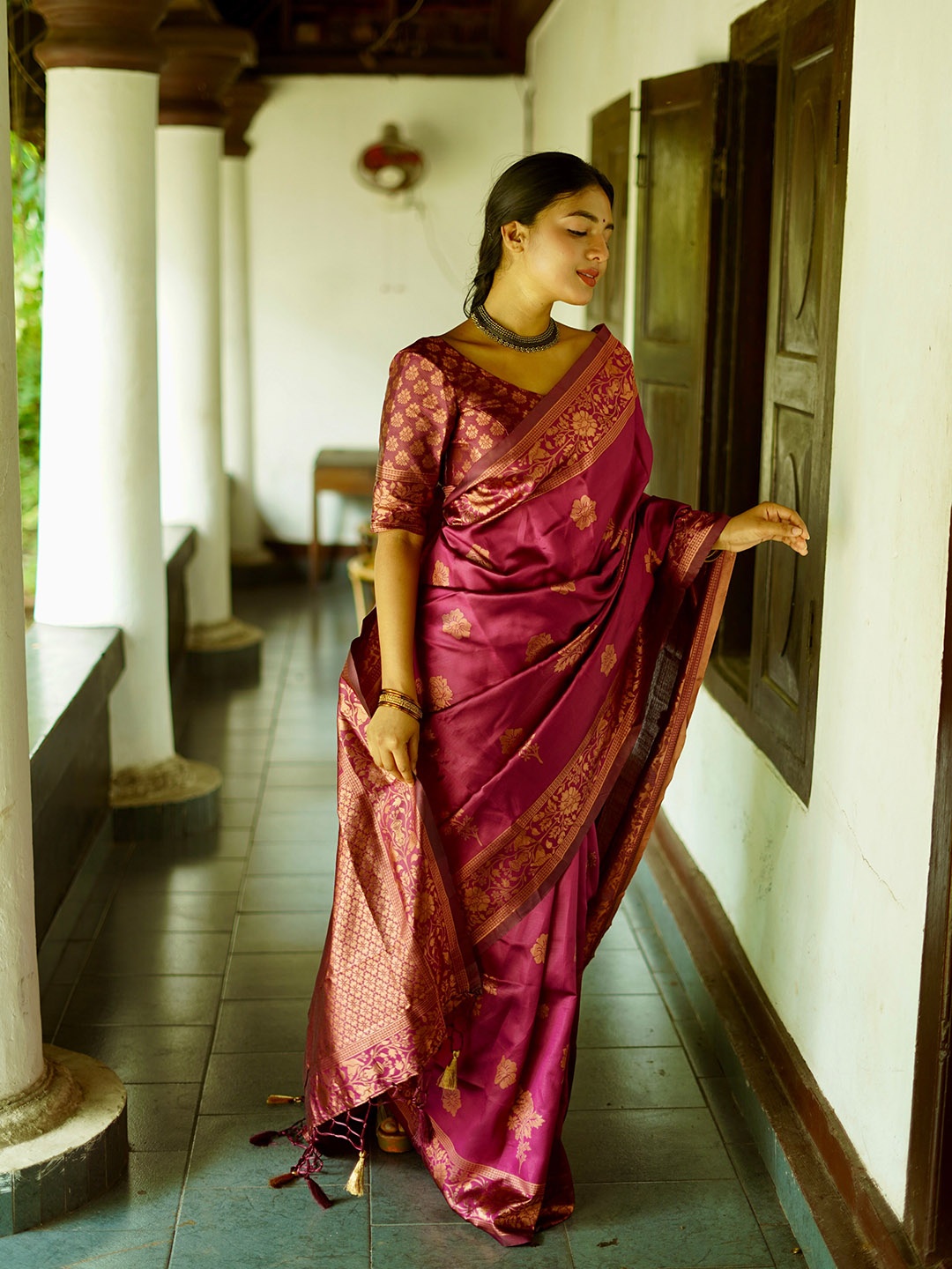 

ALMAARI FASHION Purple Ethnic Motifs Pure Silk Designer Kanjeevaram Saree