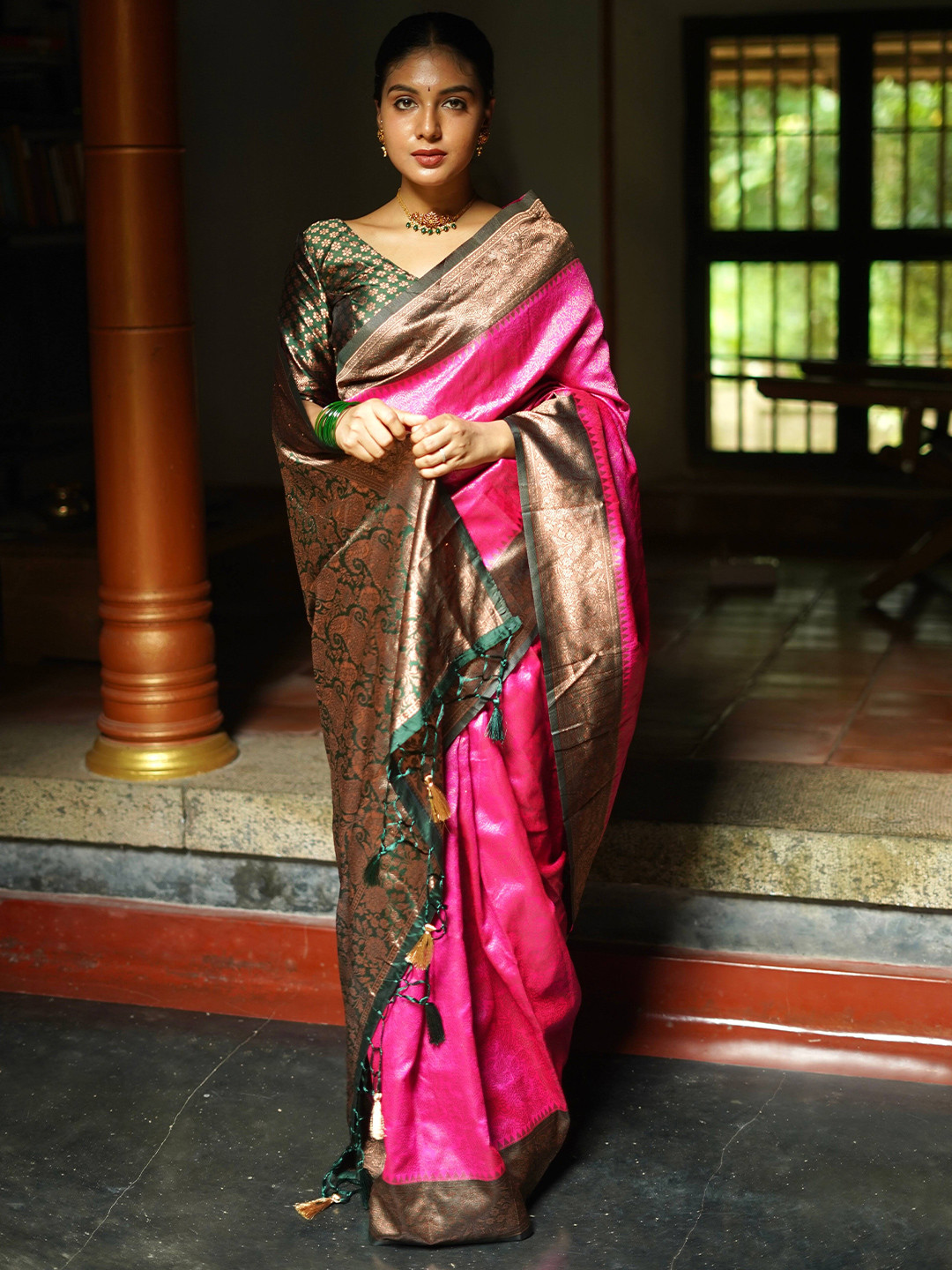 

ALMAARI FASHION Pink Ethnic Motifs Pure Silk Designer Kanjeevaram Saree