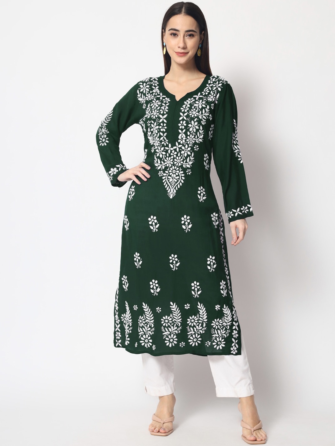 

PARAMOUNT CHIKAN Ethnic Motifs Embroidered Chikankari Straight Kurta, Green