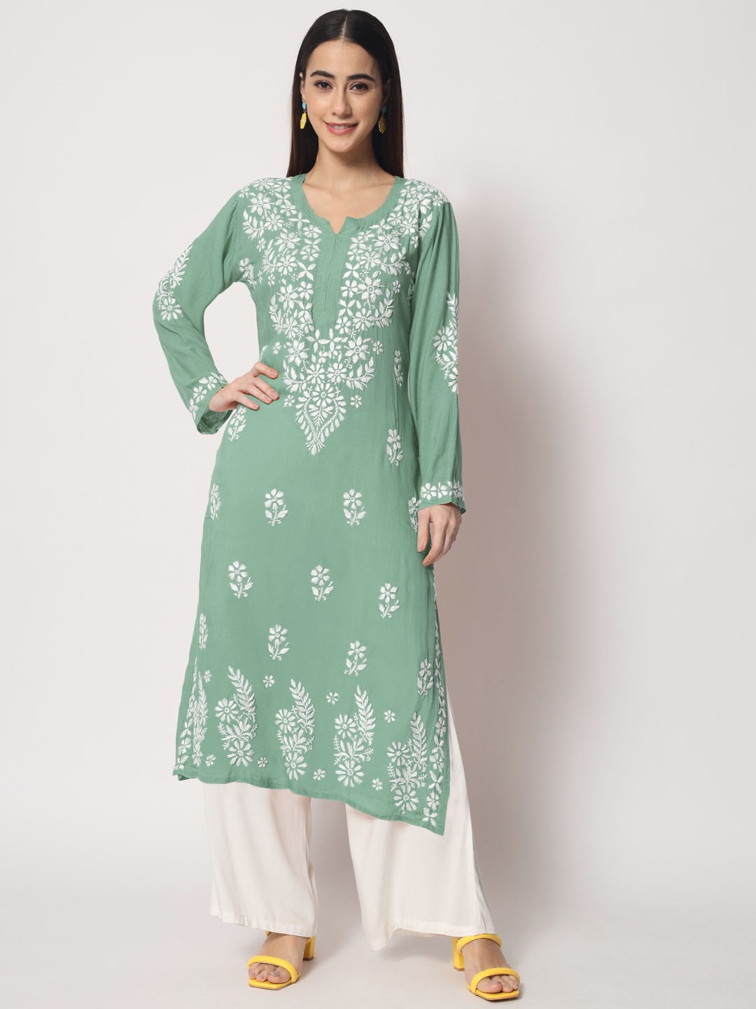 

PARAMOUNT CHIKAN Ethnic Motifs Embroidered Chikankari Straight Kurta, Green