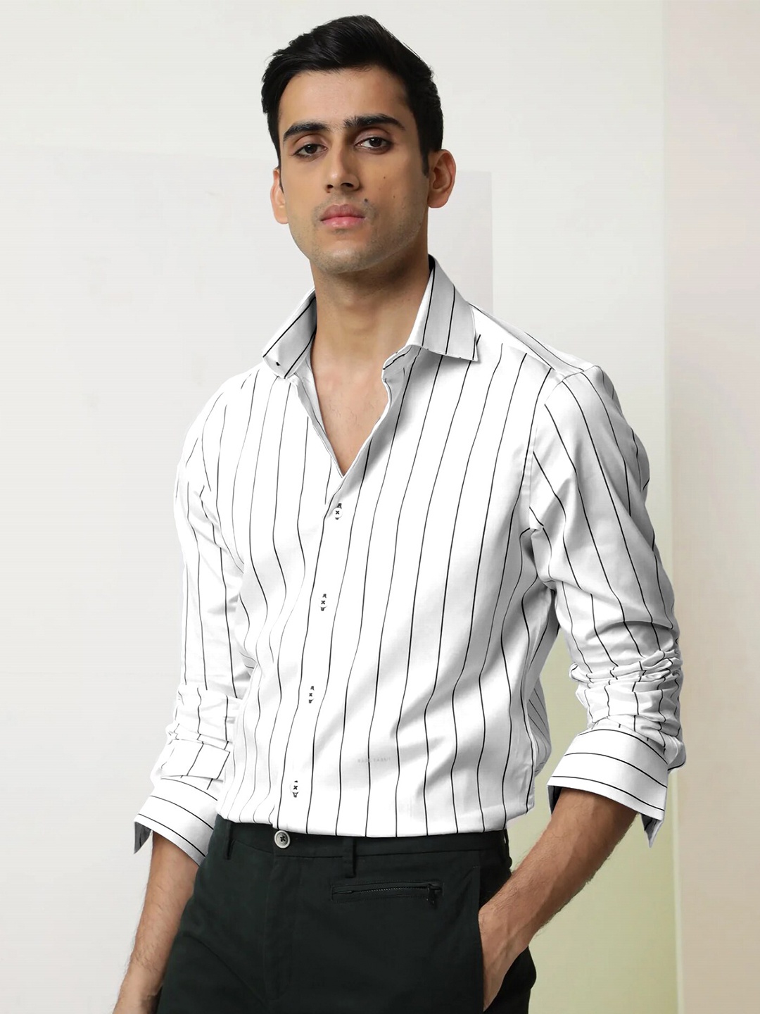

MISCHIEF MONKEY Classic Fit Vertical Striped Pure Cotton Casual Shirt, Black