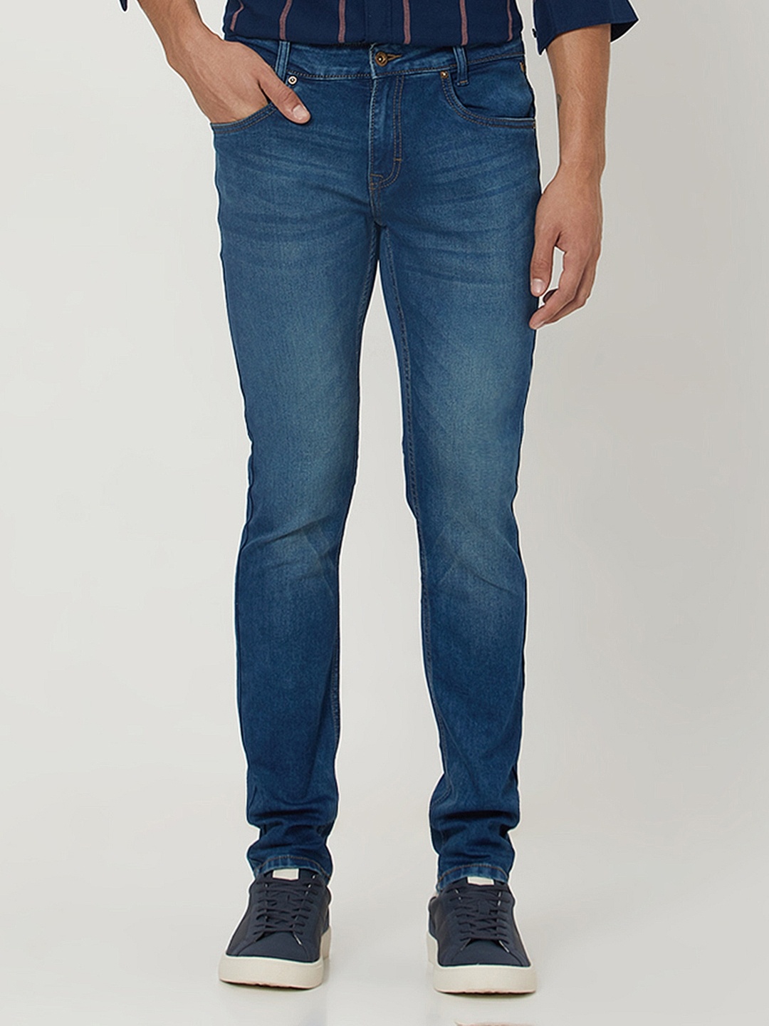 Mufti Men Slim Fit Mid-Rise Heavy Fade Clean Look Stretchable Jeans, Navy blue