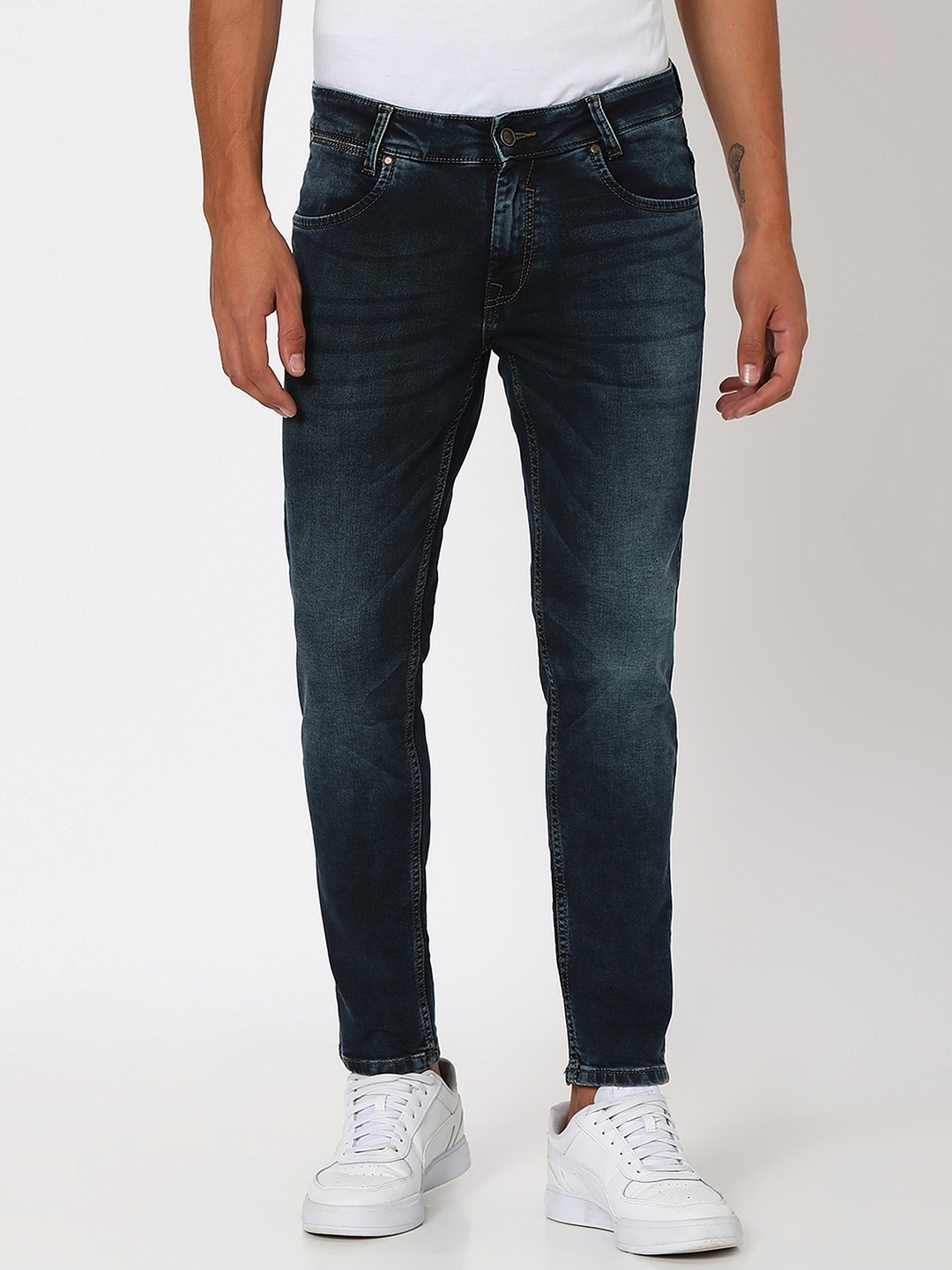 

Mufti Men Slim Fit Mid-Rise Dark Shade Clean Look Stretchable Jeans, Navy blue