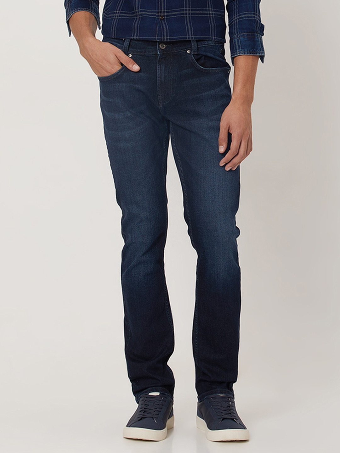 Mufti Men Slim Fit Light Fade Stretchable Jeans, Blue
