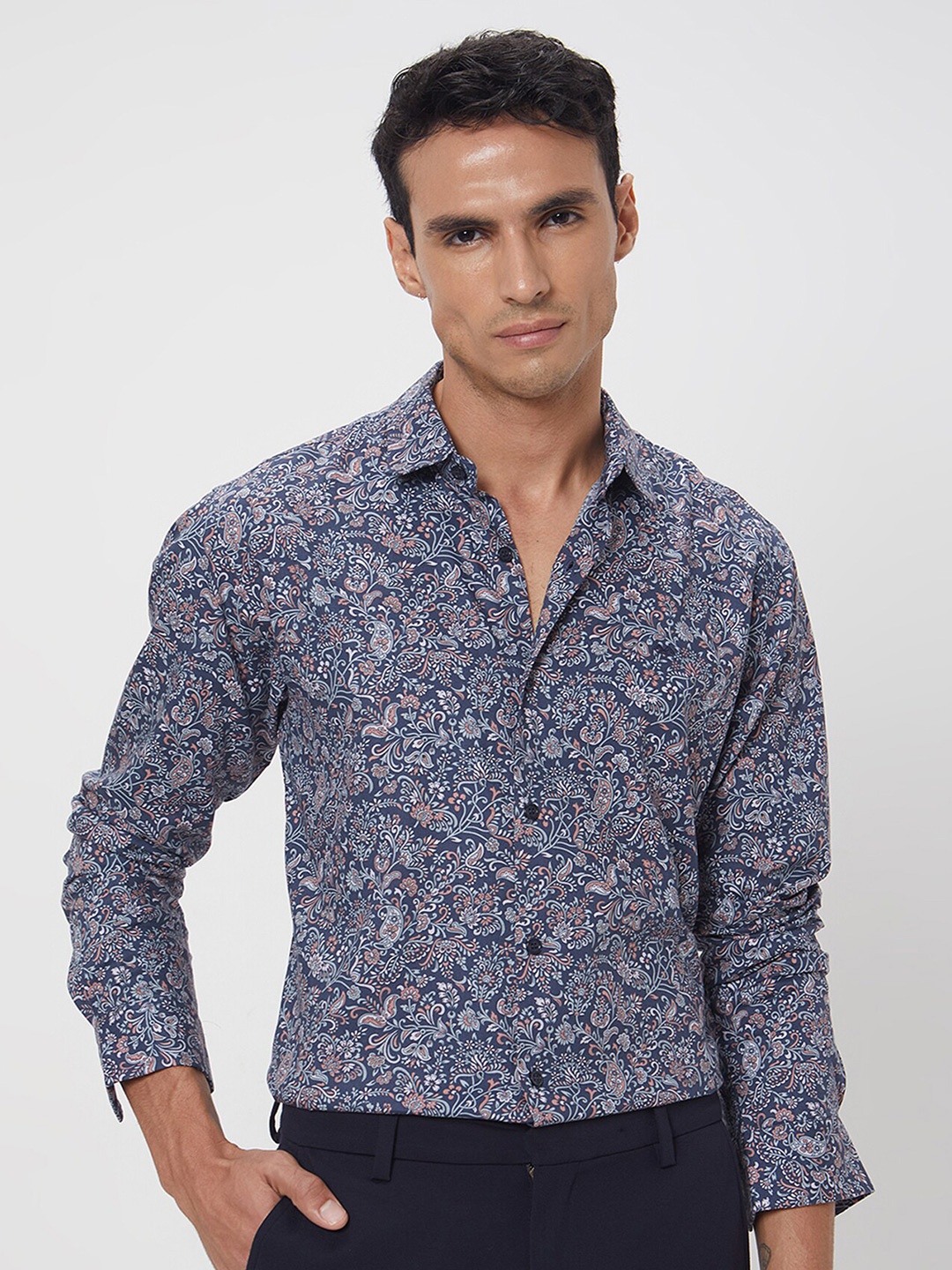 

Mufti Slim Fit Floral Digital Printed Pure Cotton Casual Shirt, Navy blue