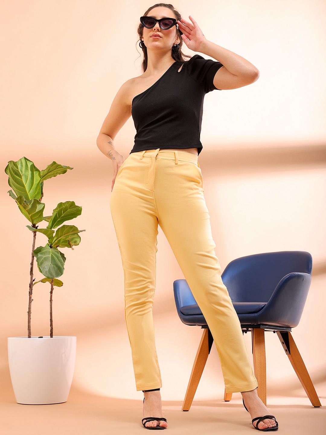 

Freehand by The Indian Garage Co Women Mid-Rise Trousers, Yellow