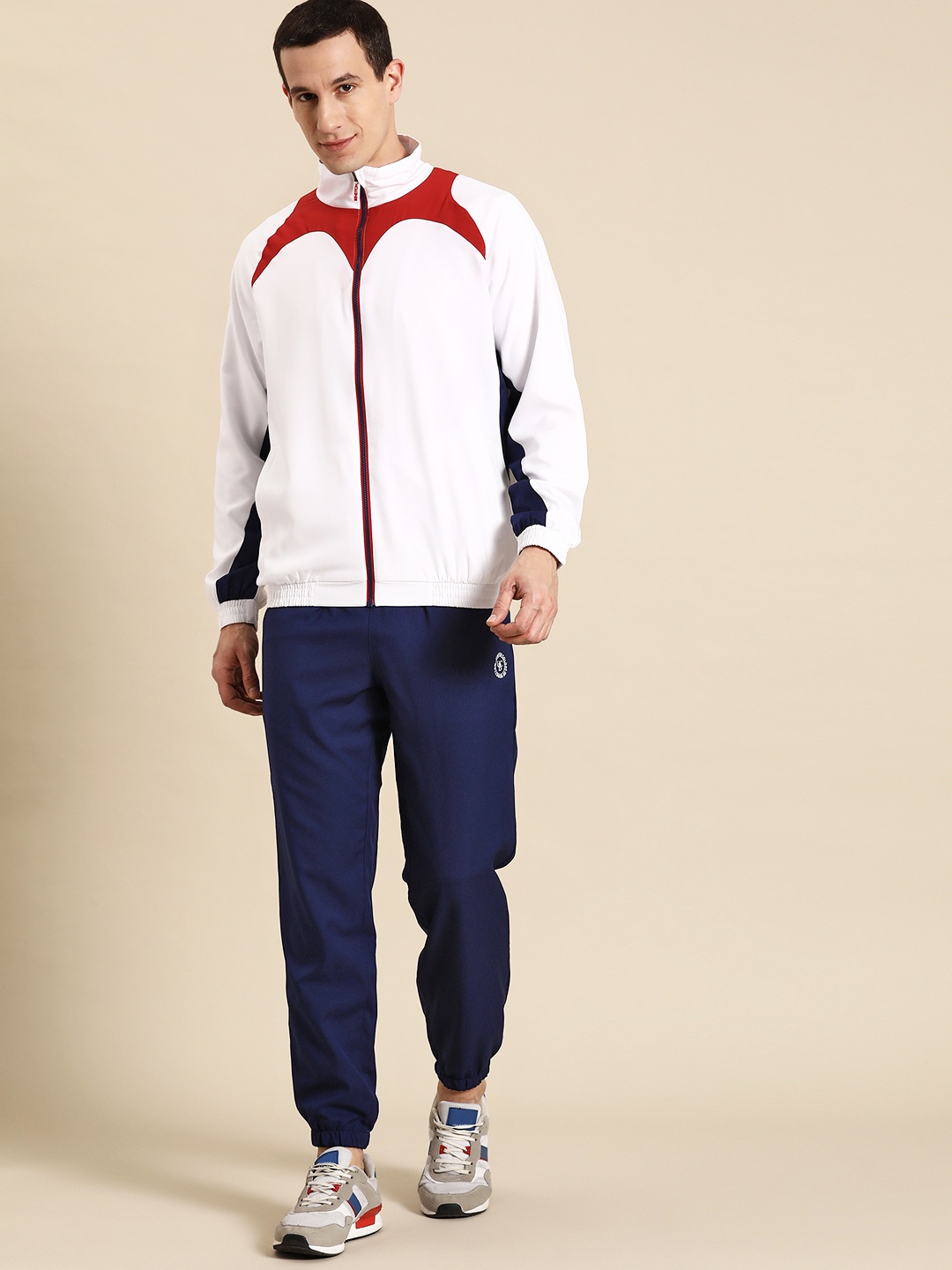 

United Colors of Benetton Mock Neck Front Zipper Tracksuit, White
