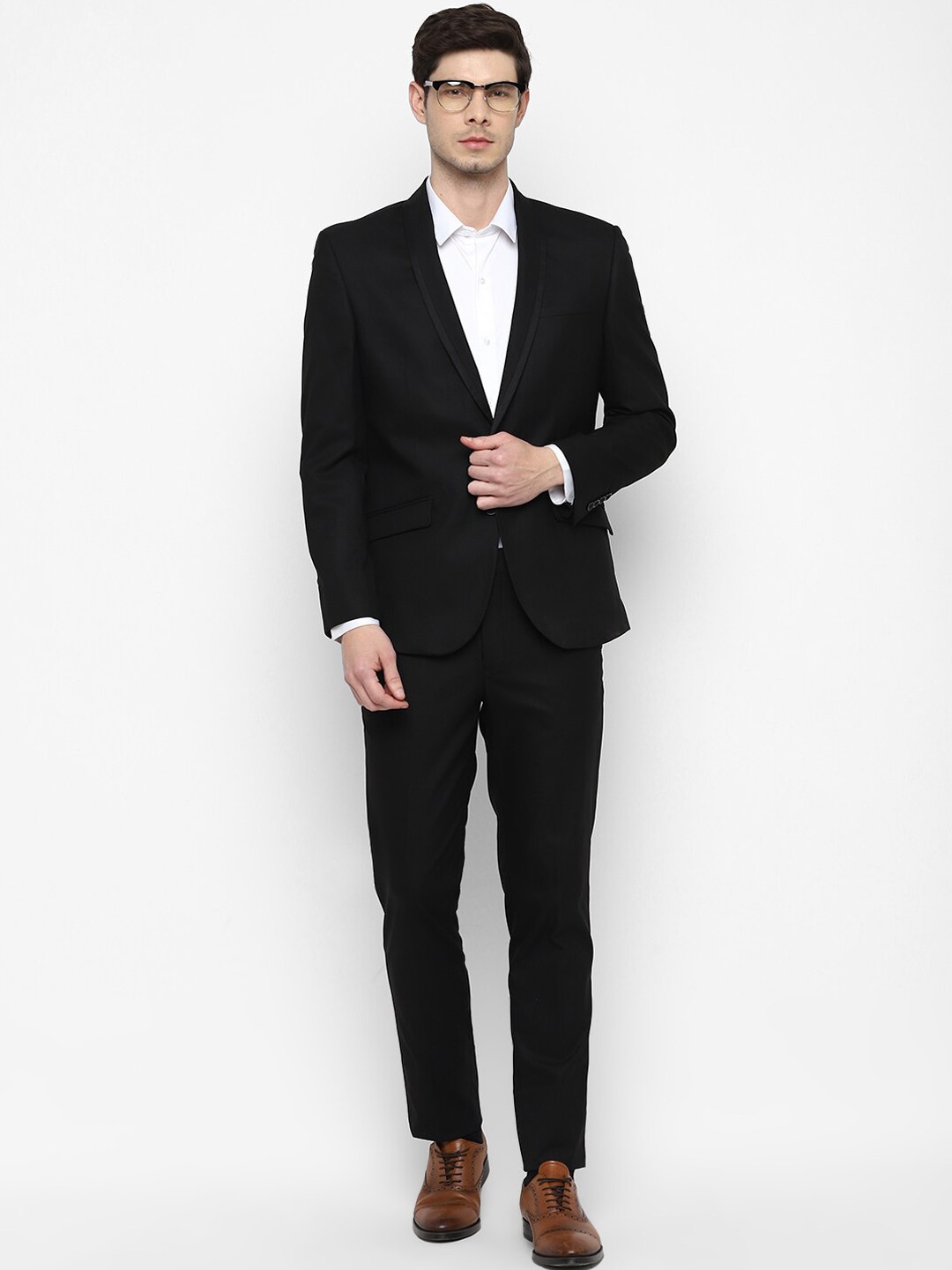 

Turtle Single-Breasted Slim-Fit Two-Piece Formal Suit, Black