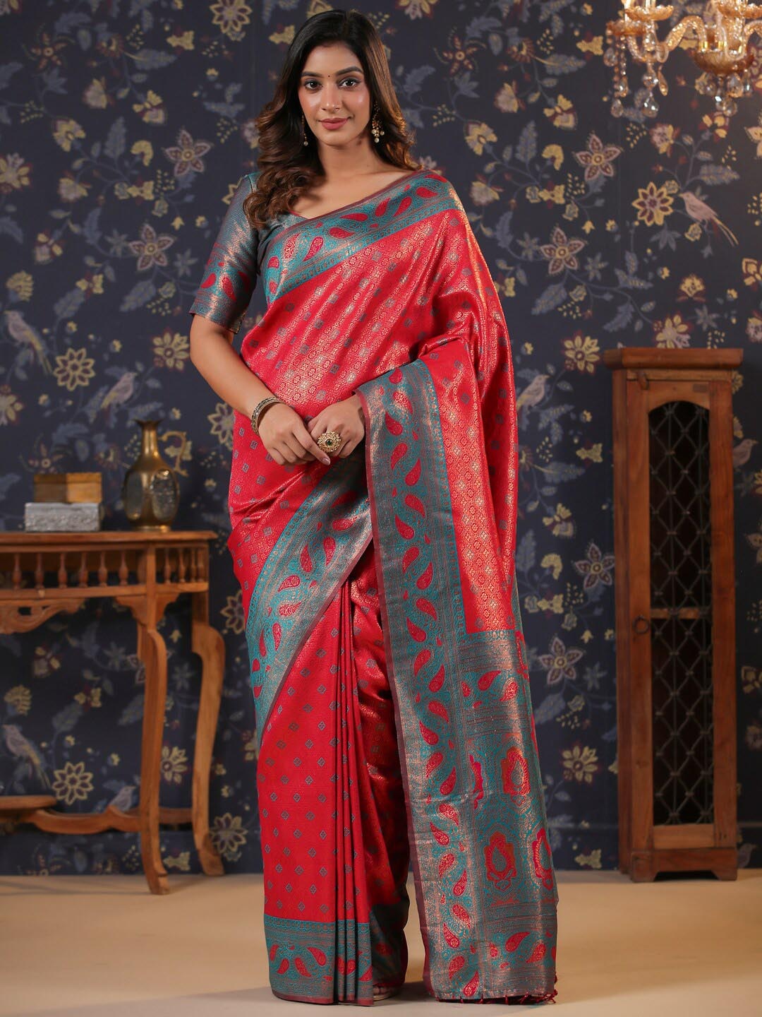 

House of Pataudi Ethnic Motifs Woven Design Silk Blend Kanjeevaram Sarees, Red