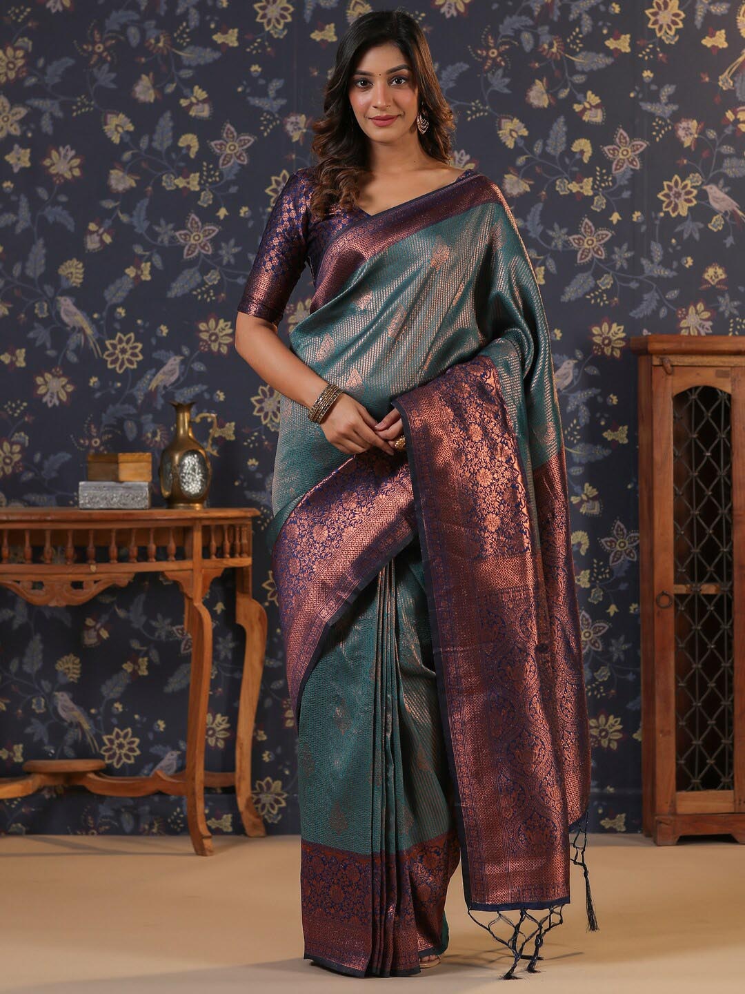 

House of Pataudi Ethnic Motifs Woven Design Silk Blend Kanjeevaram Sarees, Green