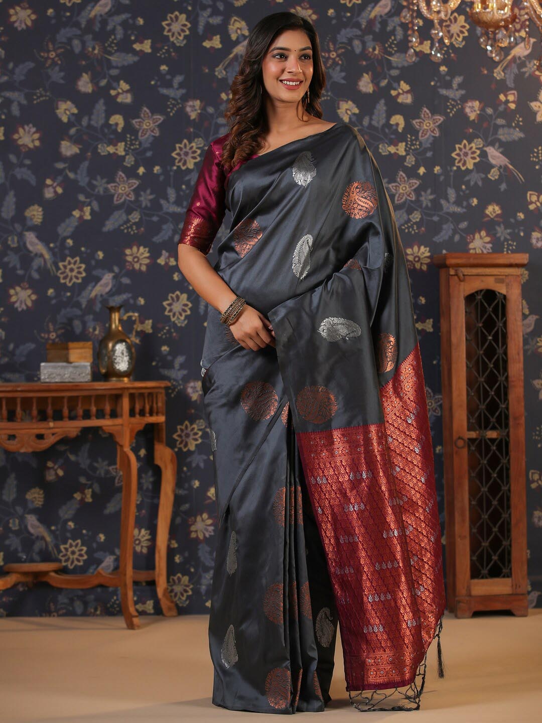 

House of Pataudi Woven Design Banarasi Saree, Grey