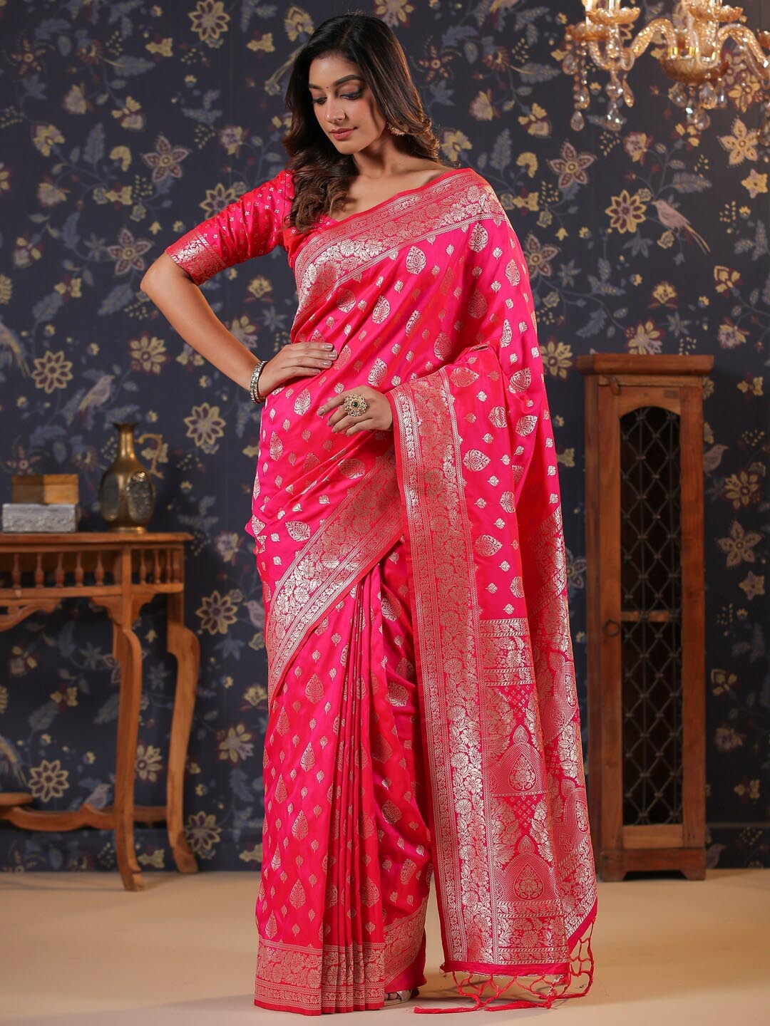 

House of Pataudi Ethnic Motifs Woven Design Silk Blend Banarasi Sarees, Pink