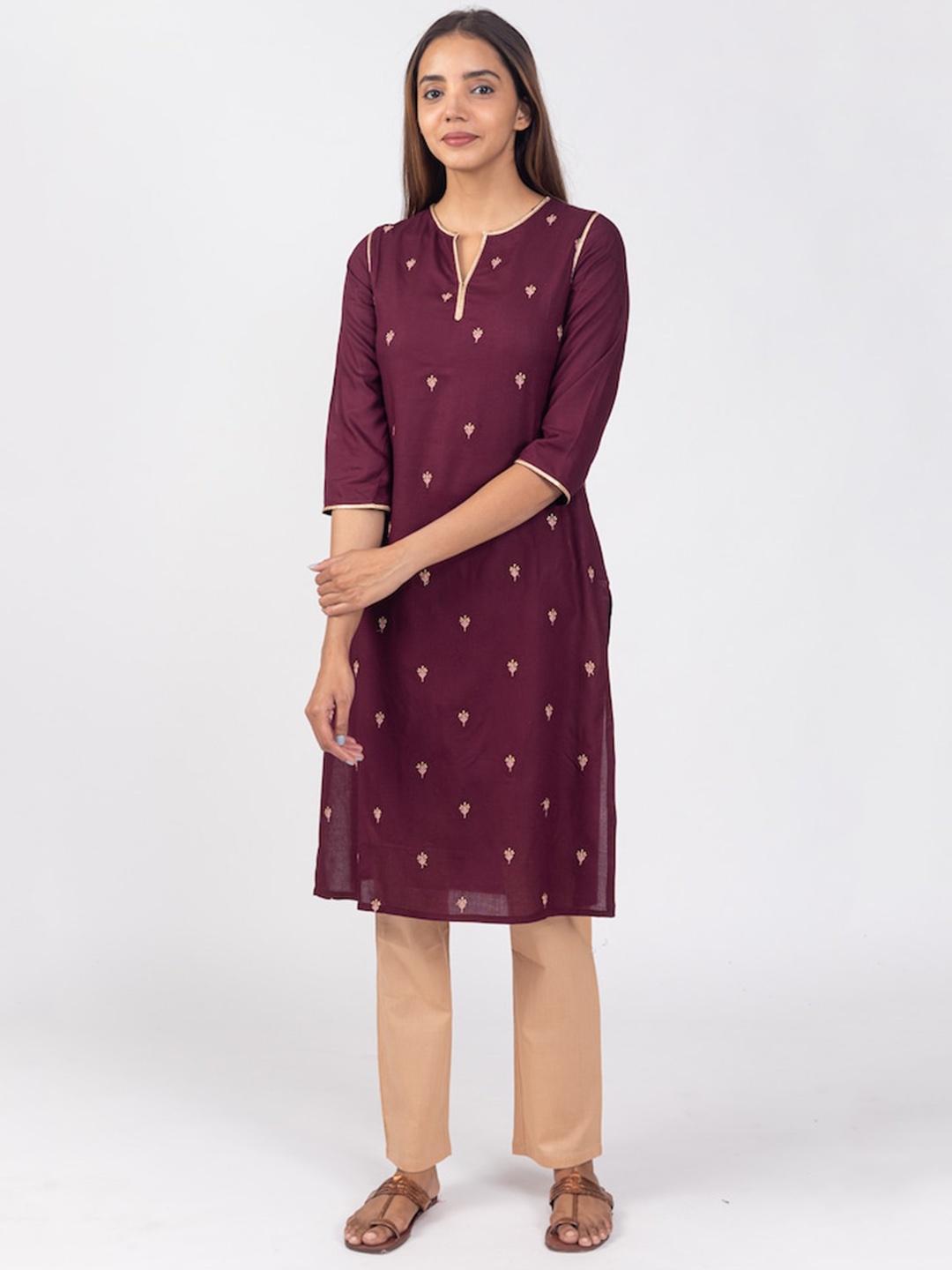 

KASYA Floral Embroidered Round Neck Straight Kurta, Maroon