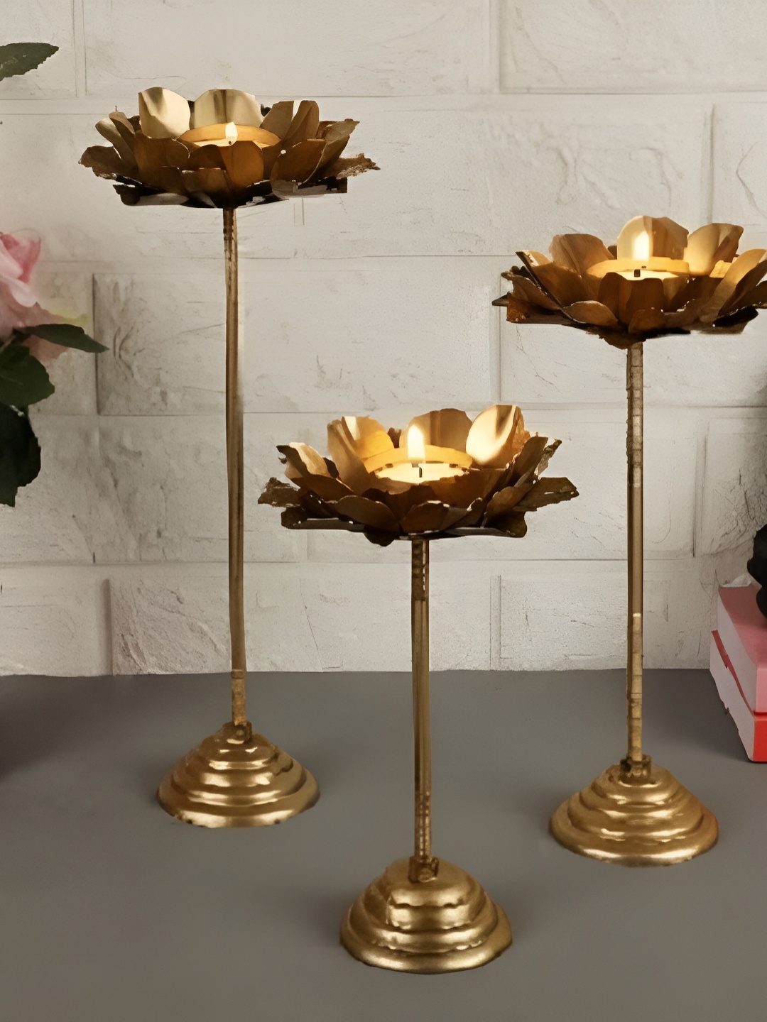 

ECLAT FURNISH Gold Toned 3 Pieces Metal Tealight Holder Showpieces