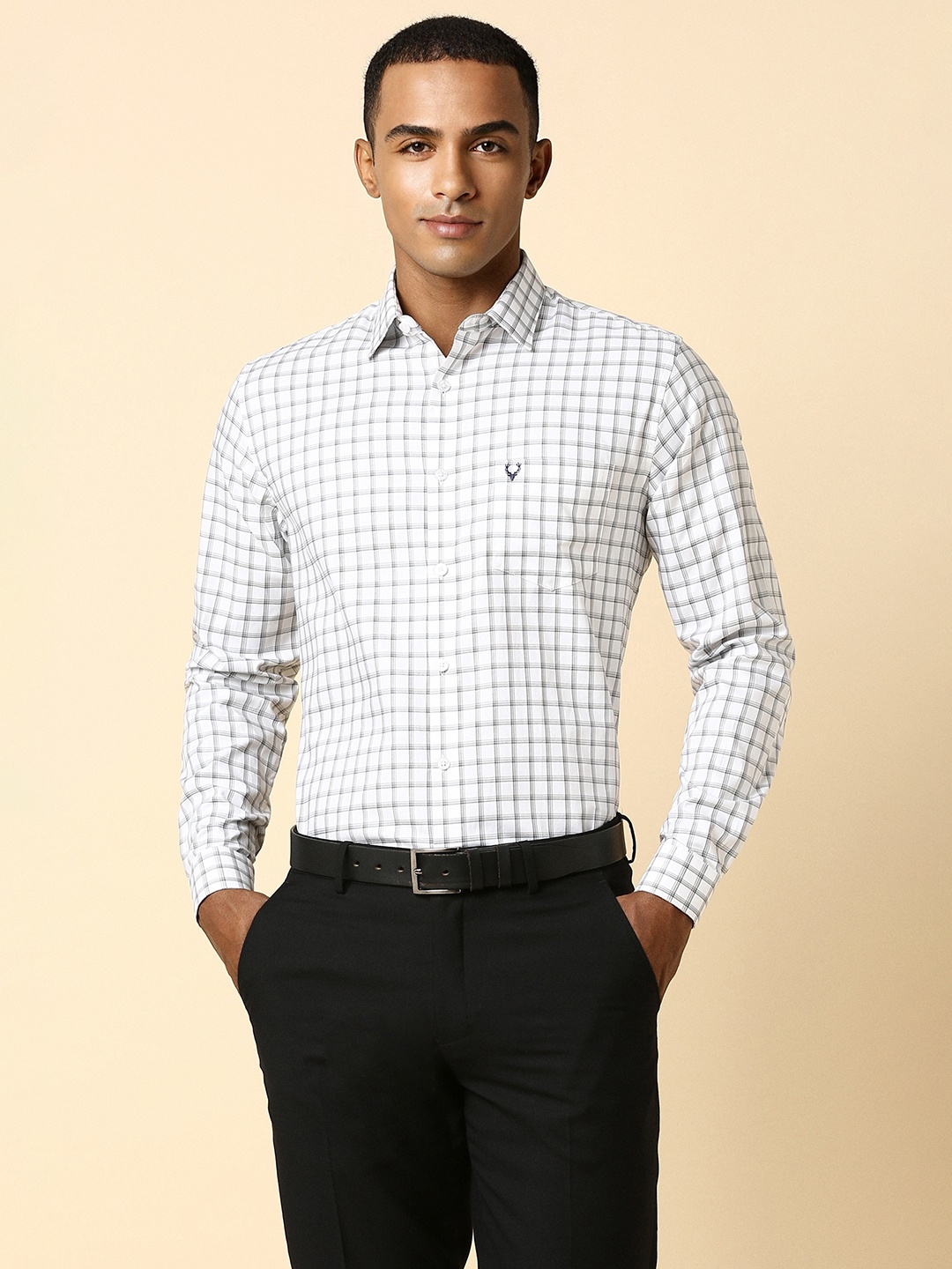 

Allen Solly Men White Slim Fit Checked Formal Shirt