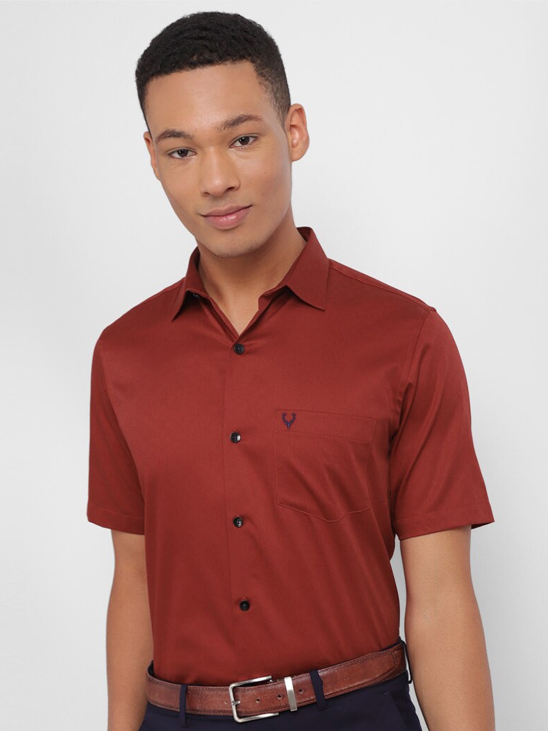 

Allen Solly Slim Fit Spread Collar Pure Cotton Formal Shirt, Red
