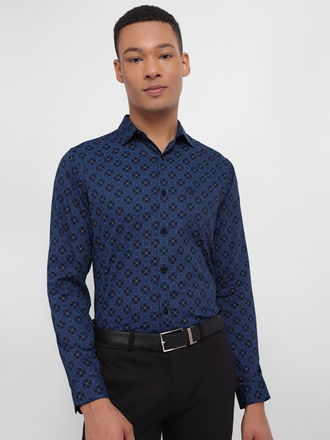 

Allen Solly Spread Collar Slim Fit Ethnic Motifs Printed Formal Pure Cotton Shirt, Navy blue