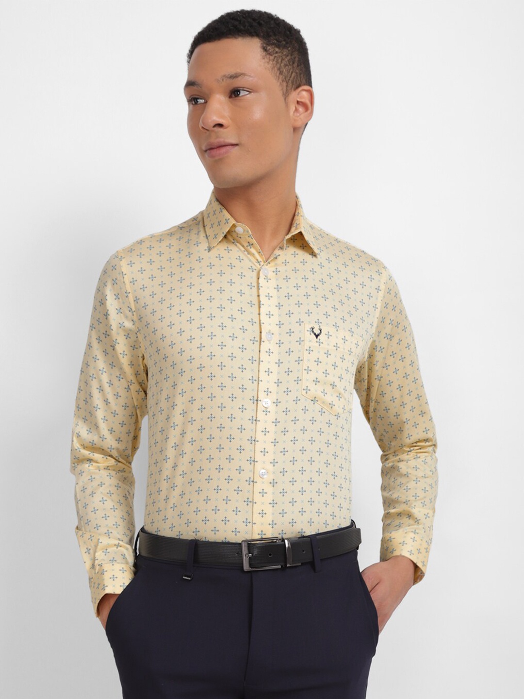 

Allen Solly Slim Fit Geometric Printed Spread Collar Pure Cotton Formal Shirt, Yellow