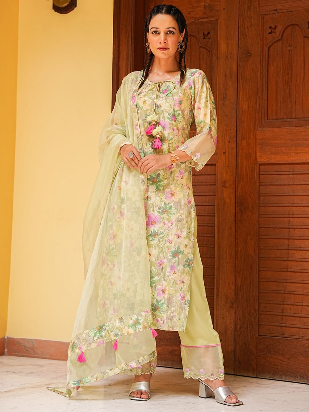 

FASHION DWAR Floral Printed Regular Chanderi Cotton Kurta With Trousers & Dupatta, Green