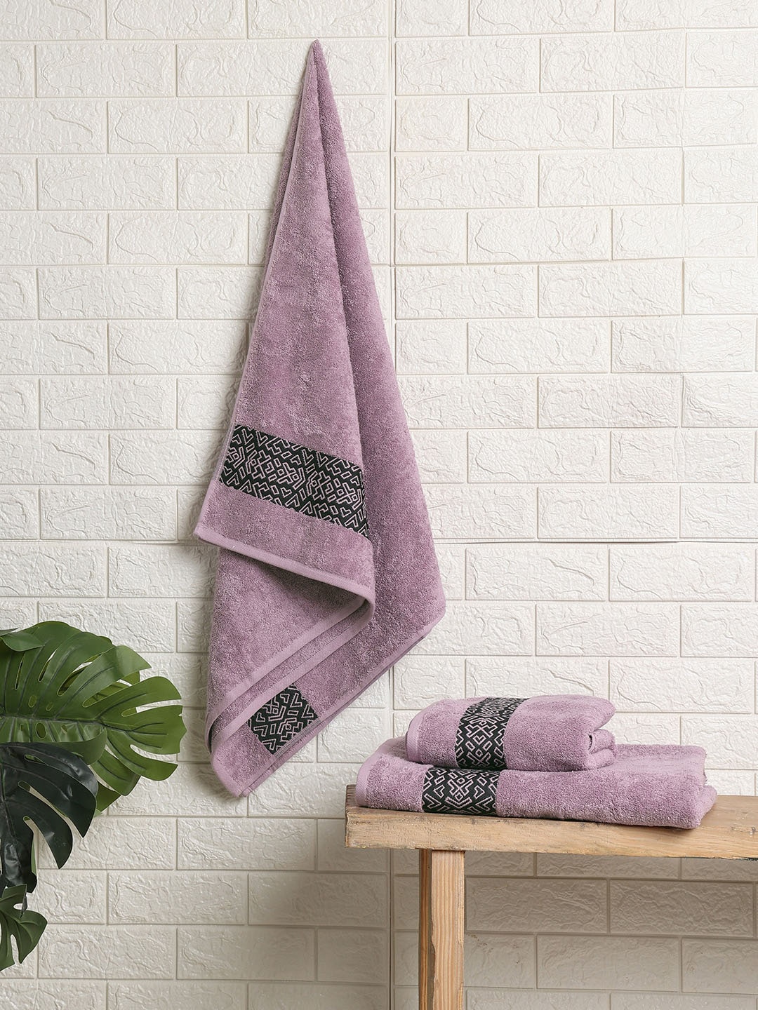 

SPACES Aurum Purple & Black 3 Pieces Geometric Self Design Pure Cotton 500 GSM Towel Set, Violet