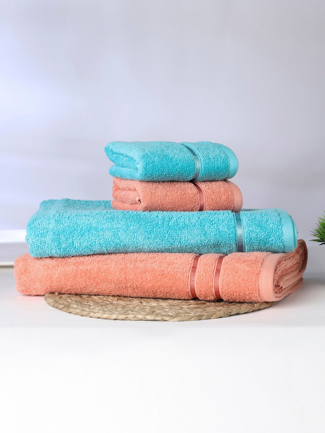 

SPACES Edira Pink & Black 4 Pieces Self Design Pure Cotton 450 GSM Towel Set
