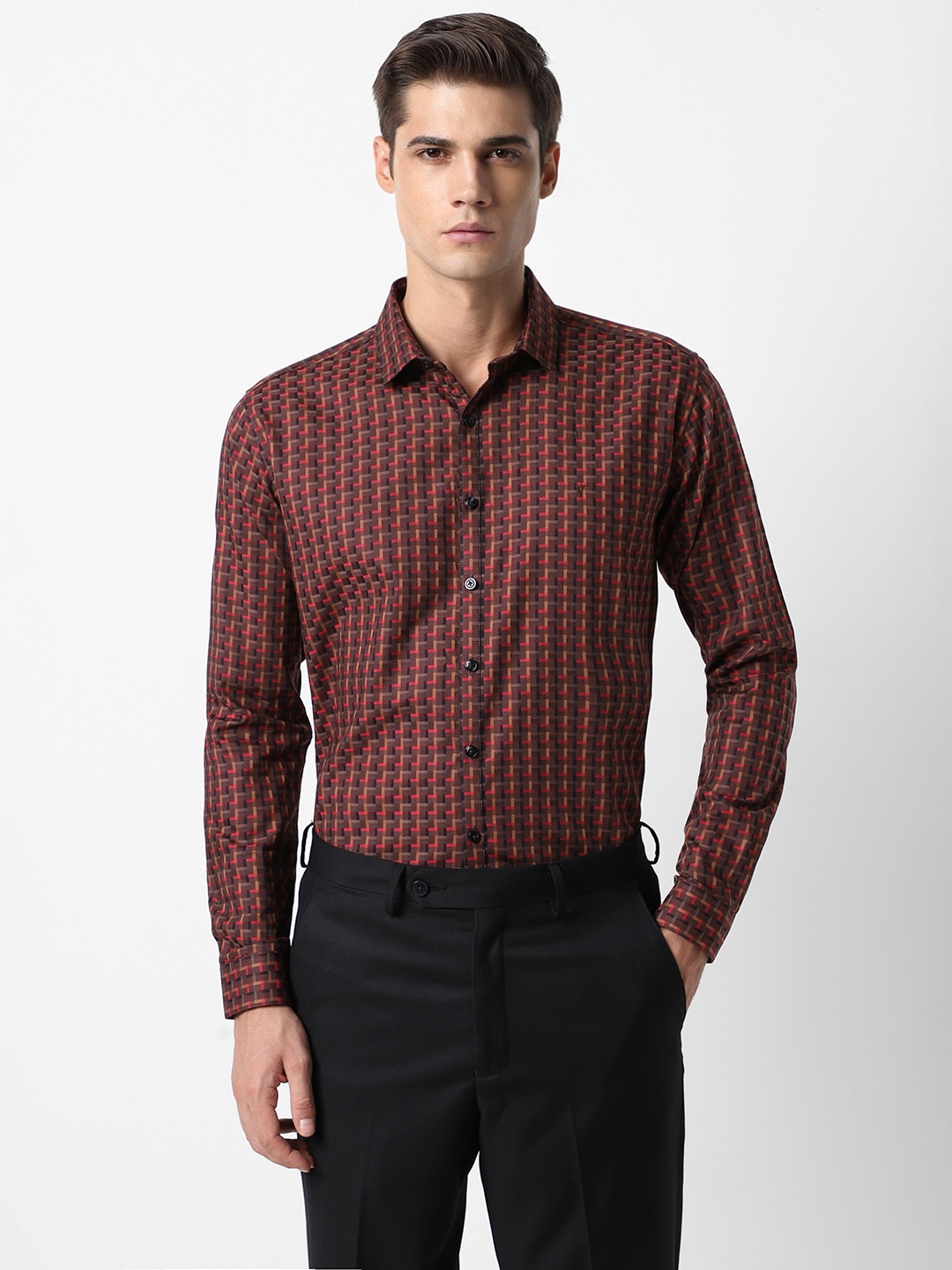 

V Dot Men Maroon Slim Fit Printed Casual Shirt