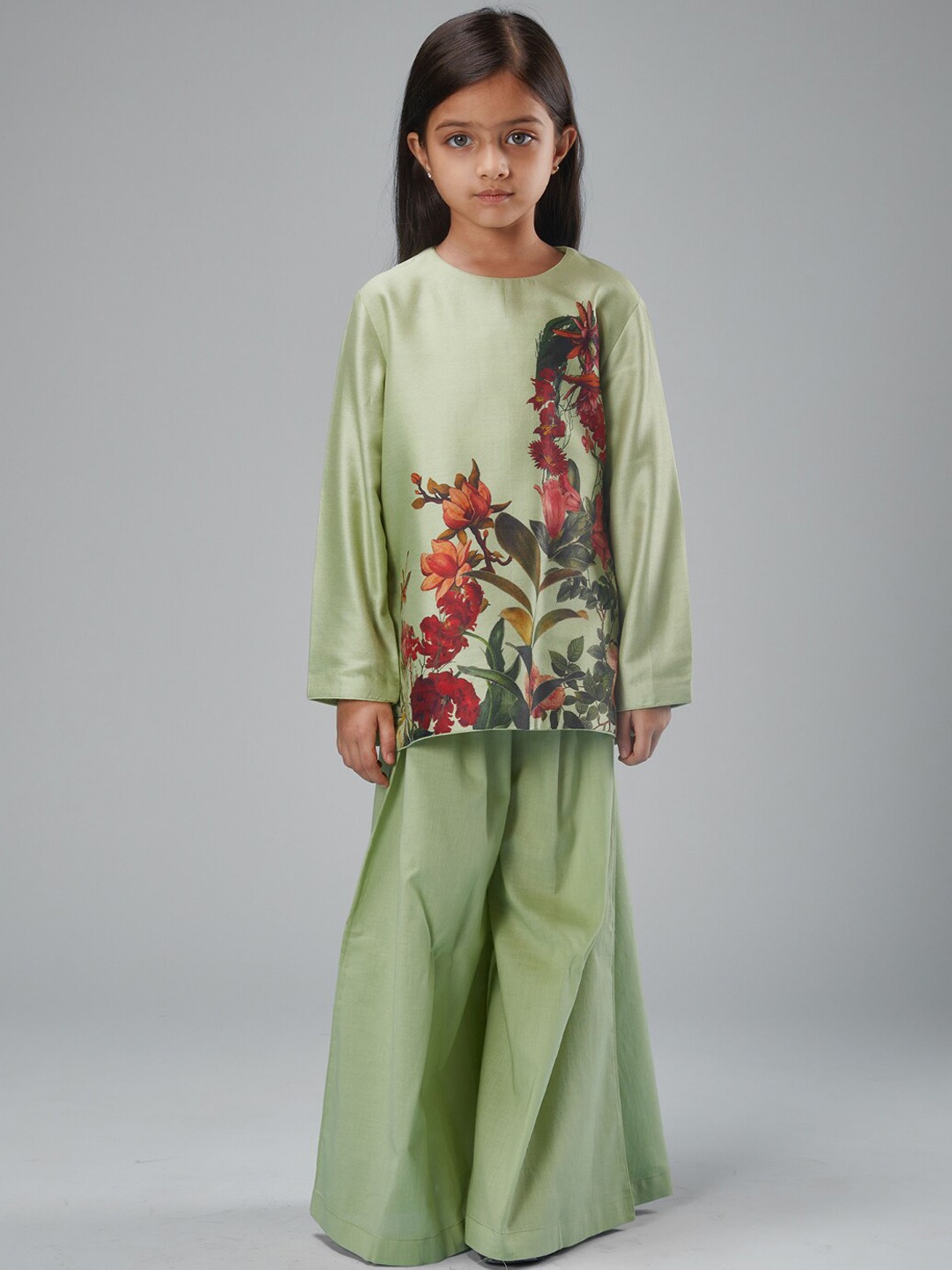 

BAL BACHCHE Girls Floral Printed Chanderi Silk Kurti With Palazzos & Dupatta, Green