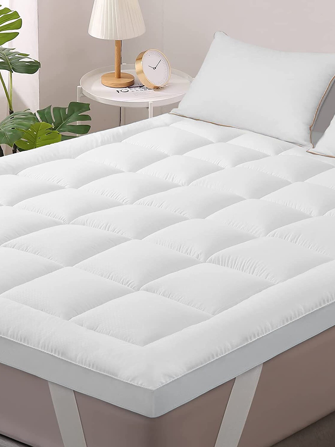 

Jaipur Linen White Quilted Breathable Mattress Protector