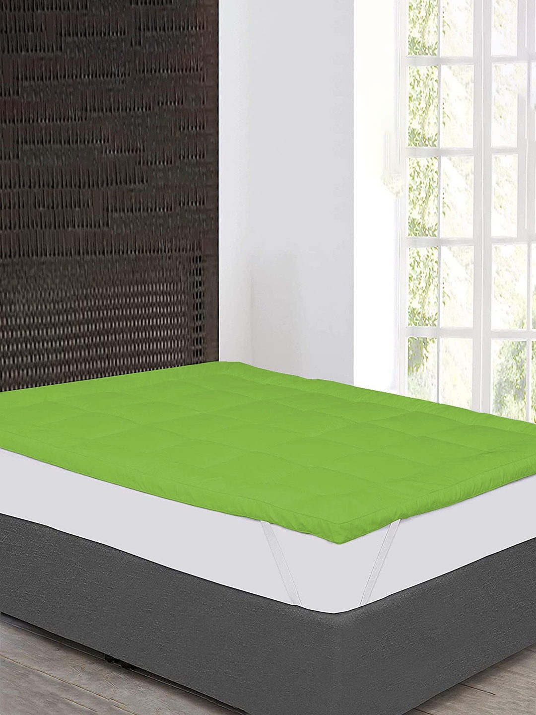 

Jaipur Linen Fluorescent Green Quilted Breathable Mattress Protector