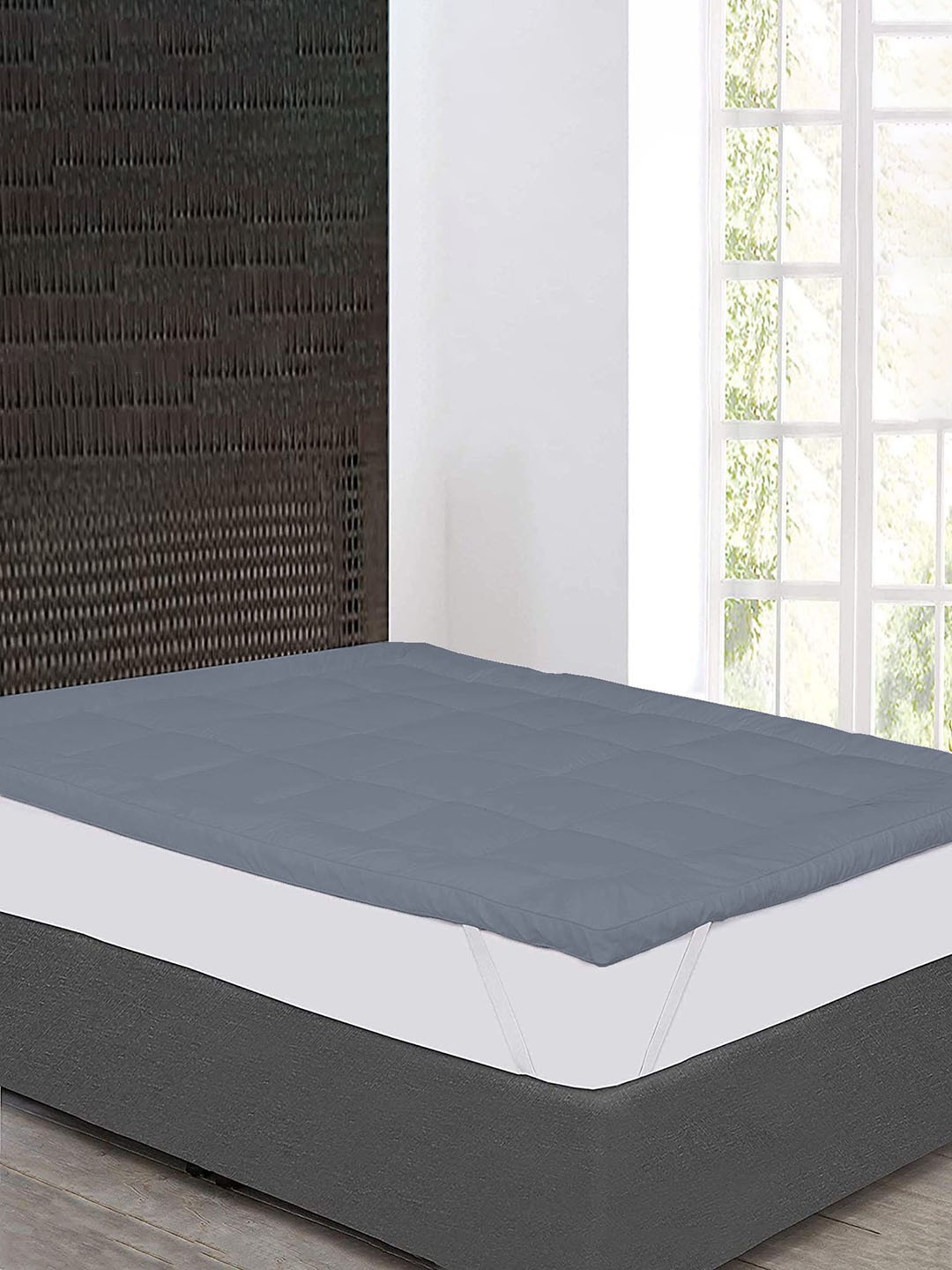 

Jaipur Linen grey Quilted Breathable Mattress Protector