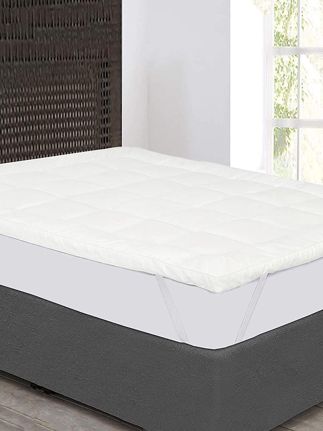 

Jaipur Linen White Quilted Breathable Mattress Protector