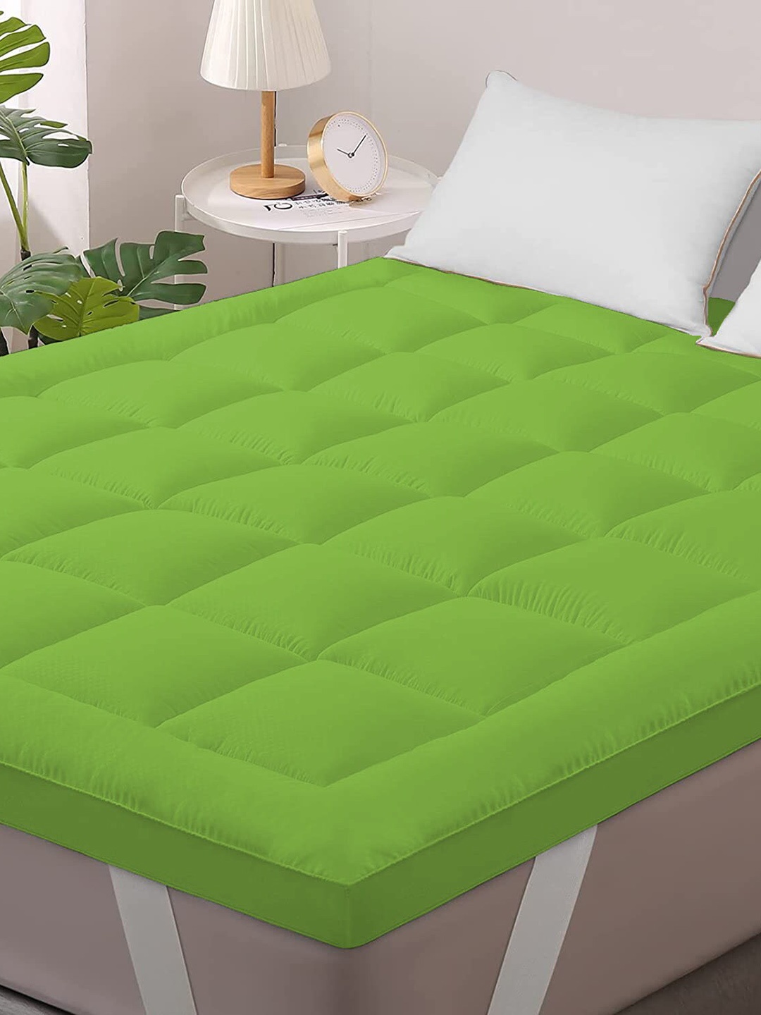 

Jaipur Linen Fluorescent Green Quilted Breathable Mattress Protector