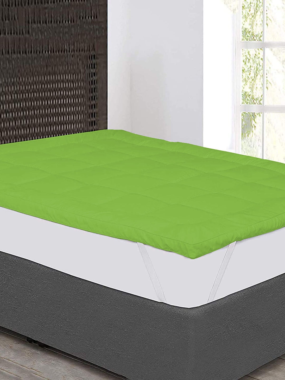 

Jaipur Linen Fluorescent Green Quilted Breathable Mattress Protector