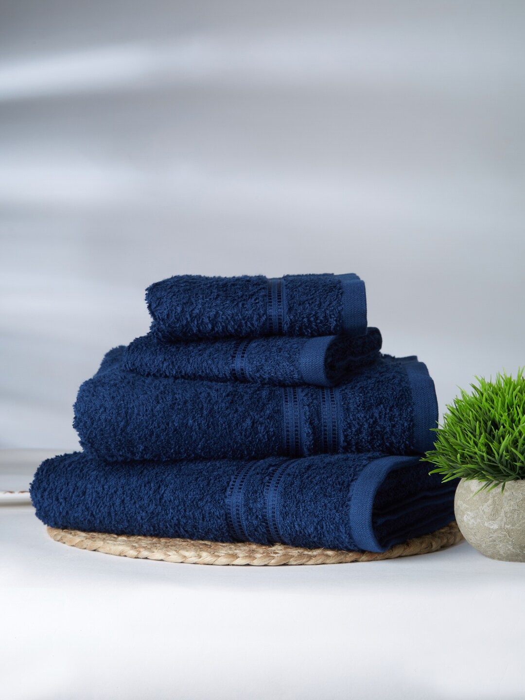 

Welspun Navy Blue 4 Pieces Cotton 380 GSM Towel Set