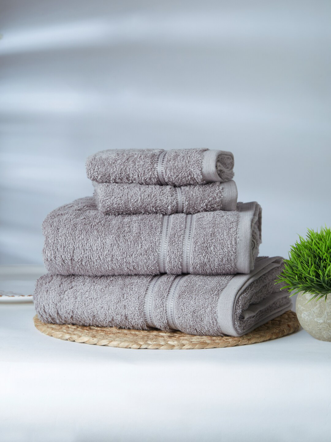 

Welspun Grey 4 Pieces Cotton 380 GSM Towel Set