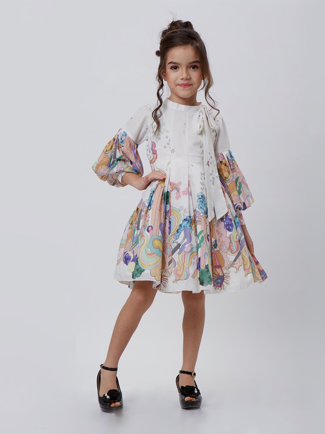 

Peppermint Girls Graphic Printed Round Neck Puff Sleeve Tie-Ups Fit & Flare Dress, Cream