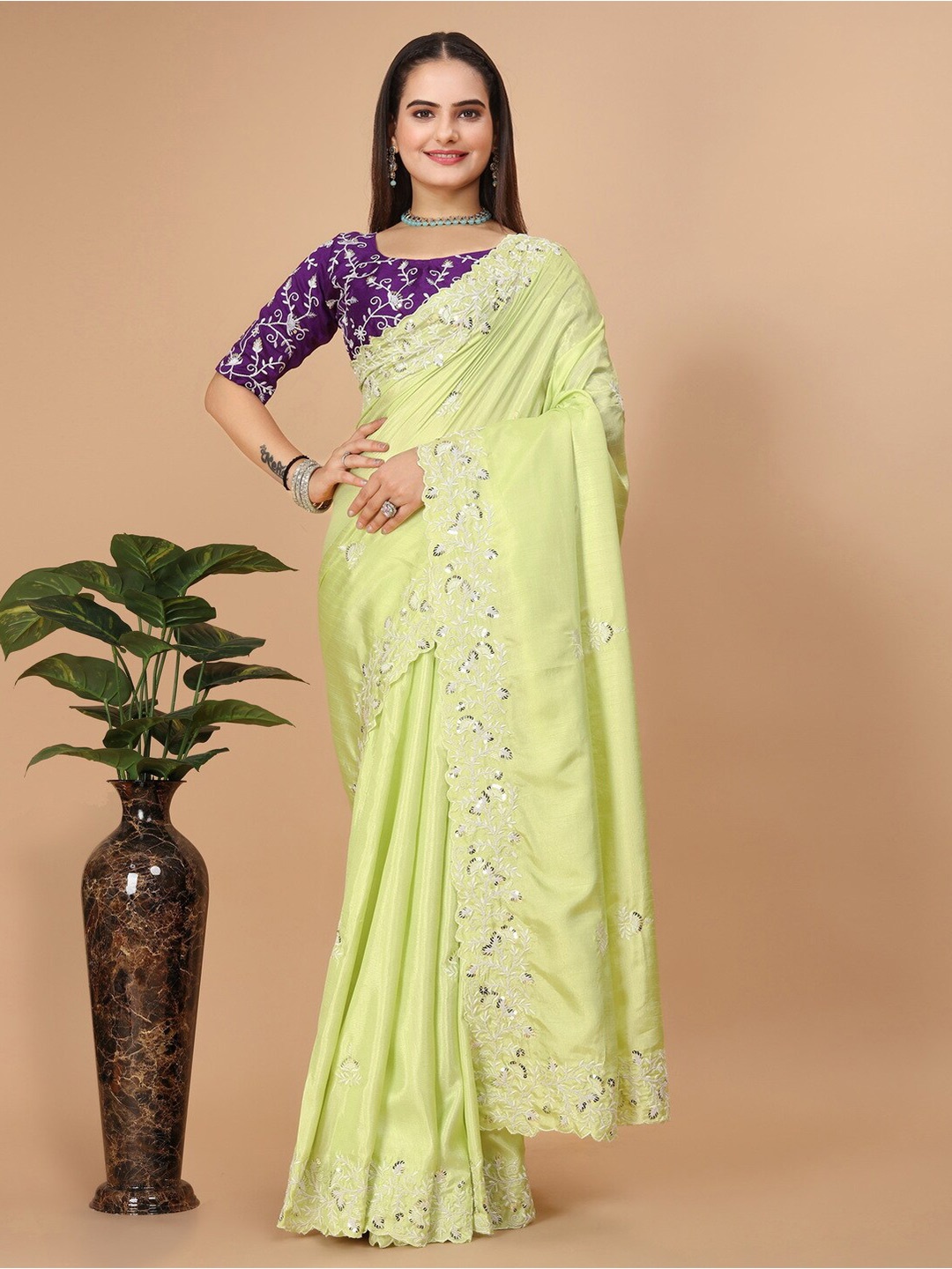 

VAIRAGEE Floral Woven Design Embroidered Saree, Lime green
