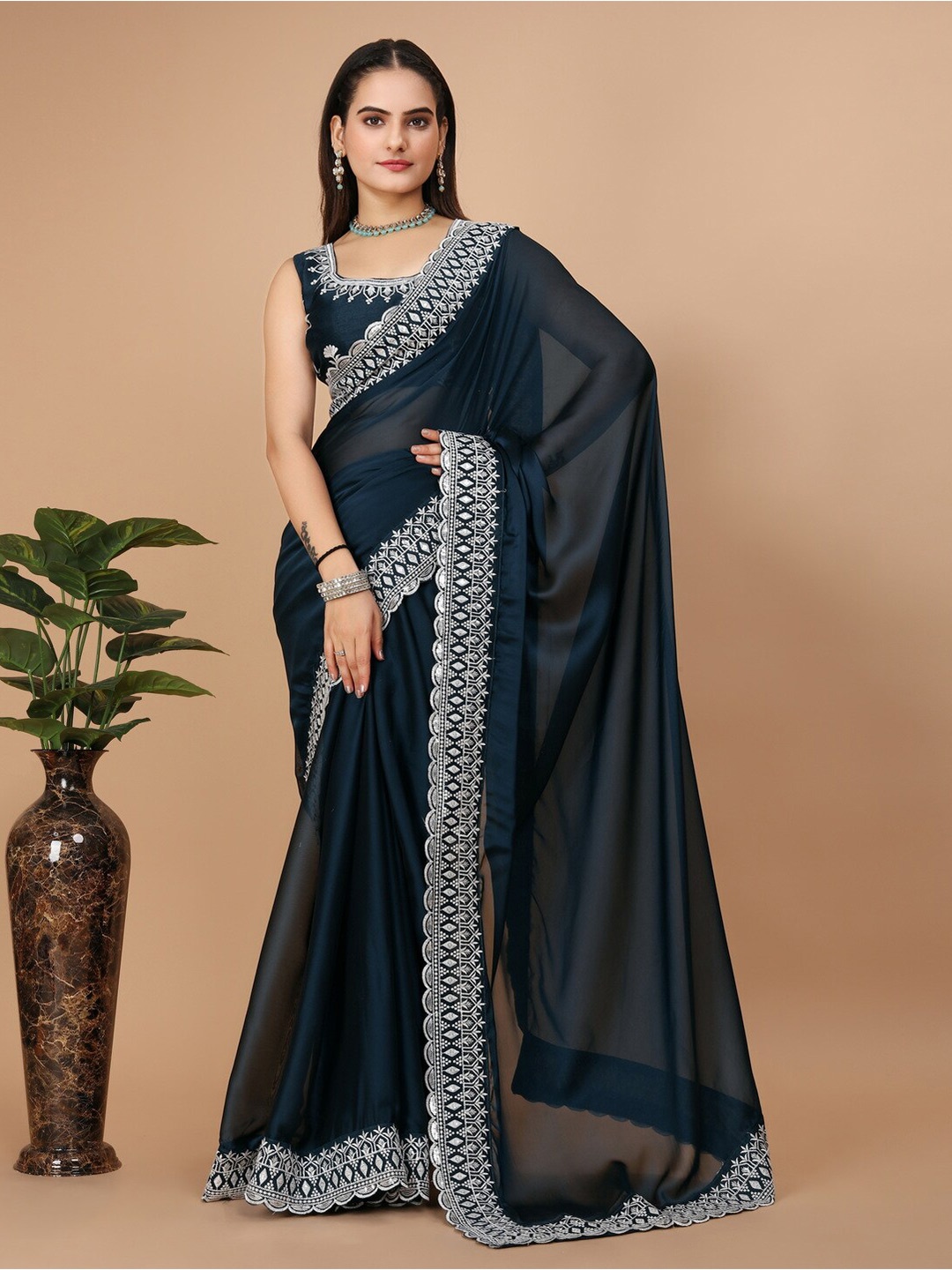 

VAIRAGEE Floral Woven Design Embroidered Saree, Teal
