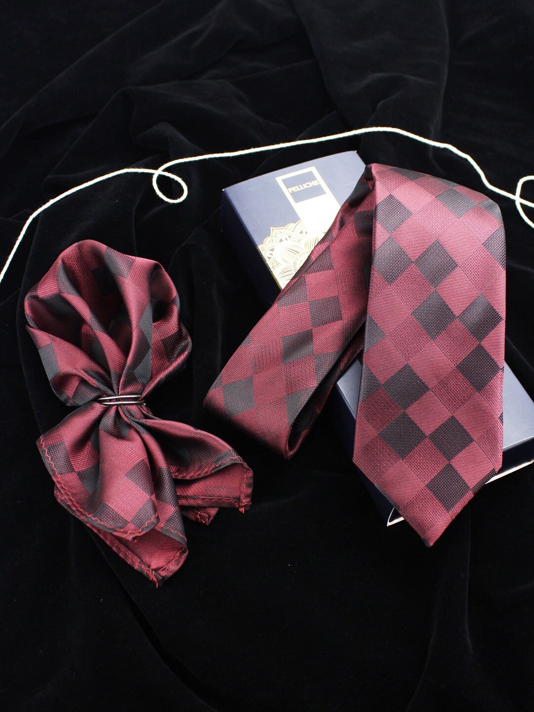 

Peluche Men Neck Tie & Pocket Square Set, Maroon