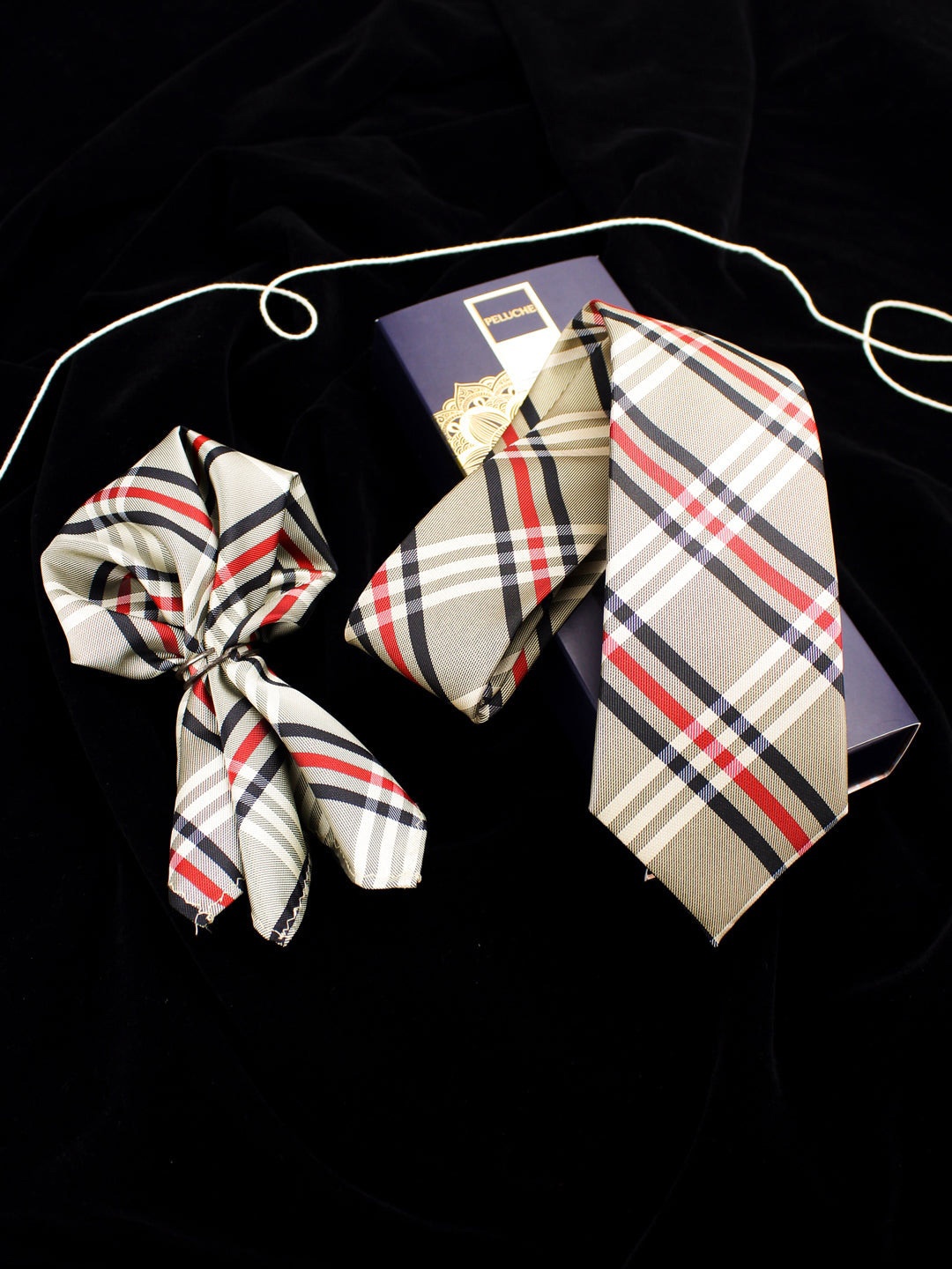 

Peluche Men Neck Tie & Pocket Square Set, Beige