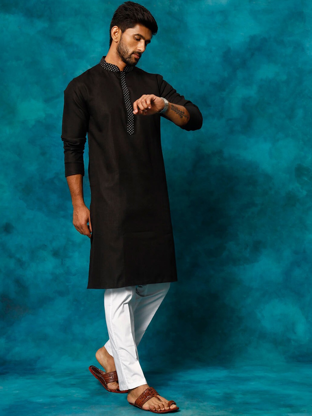 

VASTRAMAY Yoke Design Kurta with Trousers, Black