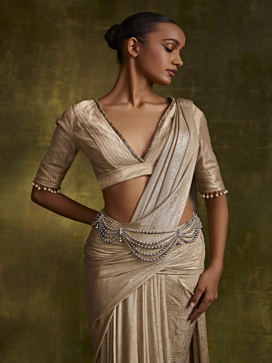 

Tarun Tahiliani Pearl Layered Belt, Grey