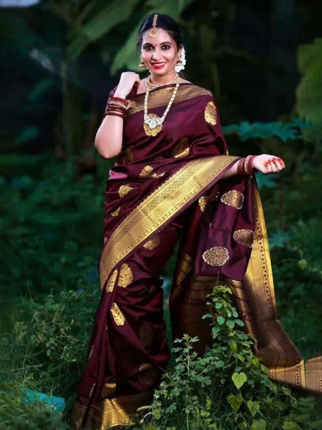 

TIEXA Ethnic Motifs Pure Silk Banarasi Saree, Purple