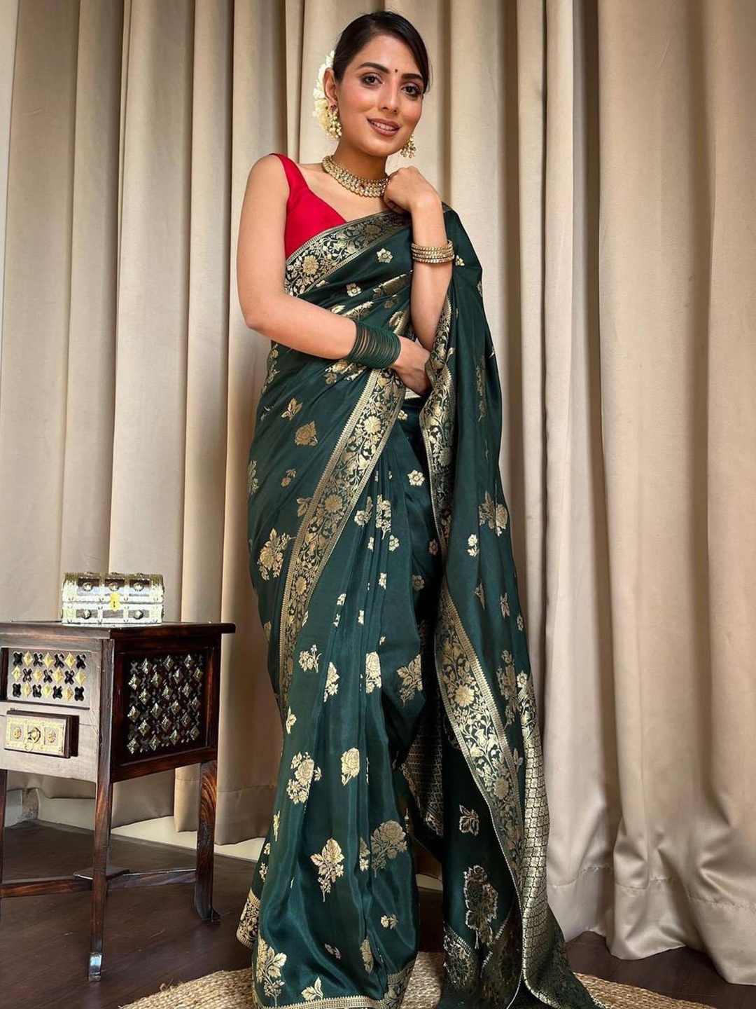

TIEXA Ethnic Motifs Pure Silk Ready to Wear Banarasi Saree, Green