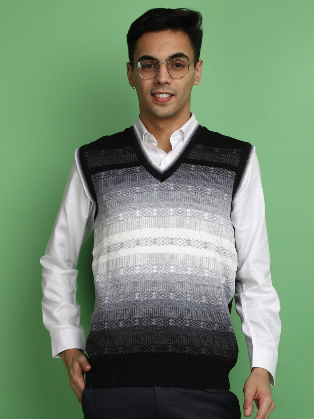 

V-Mart Self Designed V-Neck Cotton Pullover, Black